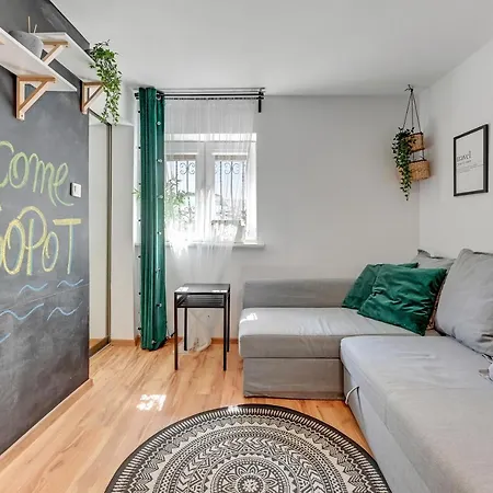 W Dolnym Sopocie W Przyziemiu By Grand *