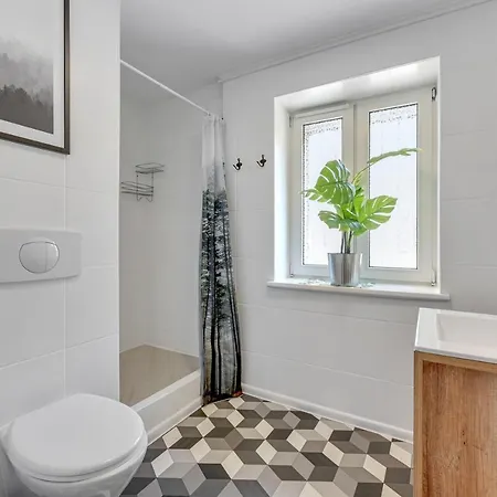 W Dolnym Sopocie W Przyziemiu By Grand *