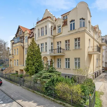 W Dolnym Sopocie W Przyziemiu By Grand * Σόποτ